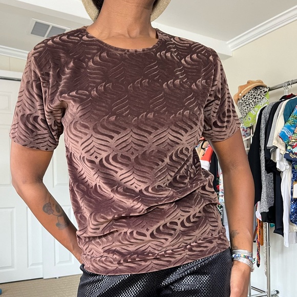 Vintage brown velvet groovy design shirt size medium perfect condition - Picture 2 of 5